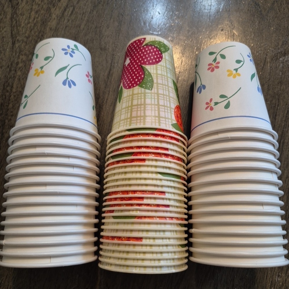 Vintage Dixie Livingware 7oz *  29 Hot/23 Cold Cups Open Bags